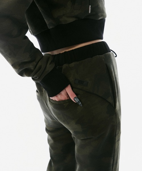 BLONDEY(ブロンディ)の「SEMI-FLARE SWEAT PANTS(スウェットパンツ・レディース・パイソン/カモフラージュ・SMALL/MEDIUM)」の21枚目の写真