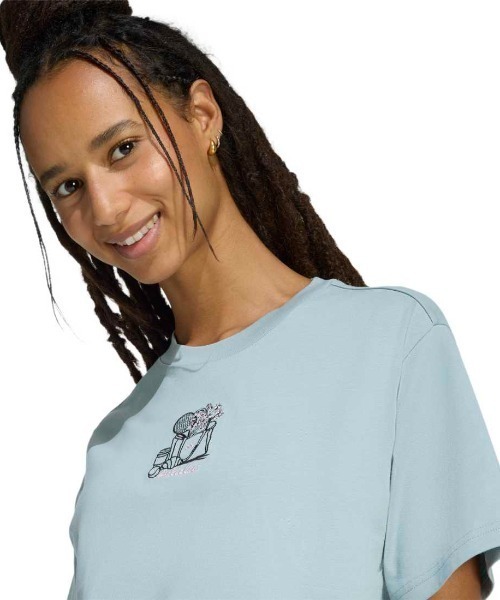 adidas（アディダス）の「アディダス adidas ミニ刺しゅうグラフィック半袖Tシャツ（Tシャツ/カットソー・レディース・グリーン/ホワイト・S/M/L/XL）」の5枚目の写真