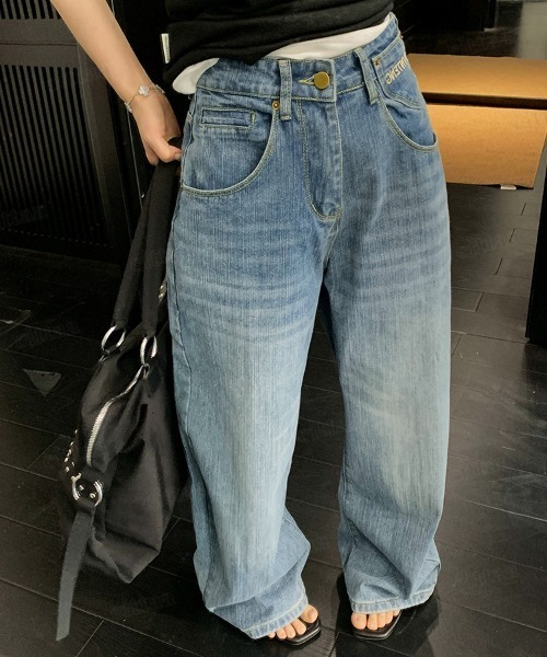 Dalfwin(ダールフィン)の「韓国ファッション RVNTENGバックボタンワイドストレートデニム(デニムパンツ・レディース・ブルー・LARGE/MEDIUM/SMALL)」の3枚目の写真