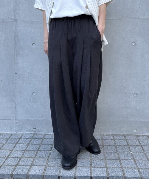 COLONY 2139(コロニートゥーワンスリーナイン)の「リネン混2タックワイドパンツ(スラックス・メンズ・ブラック/アイボリー・LARGE/MEDIUM)」の11枚目の写真