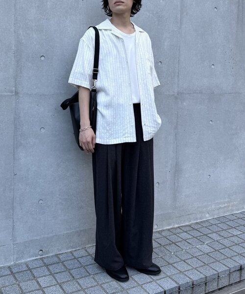COLONY 2139(コロニートゥーワンスリーナイン)の「リネン混2タックワイドパンツ(スラックス・メンズ・ブラック/アイボリー・LARGE/MEDIUM)」の7枚目の写真