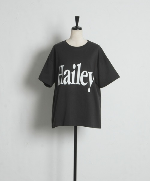 &. NOSTALGIA（アンドドットノスタルジア）の「HaileyビッグロゴTシャツ（Tシャツ/カットソー・レディース・オフホワイト/チャコールグレー・M）」の13枚目の写真