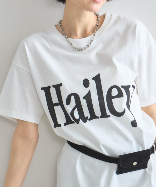 &. NOSTALGIA（アンドドットノスタルジア）の「HaileyビッグロゴTシャツ（Tシャツ/カットソー・レディース・オフホワイト/チャコールグレー・M）」の22枚目の写真