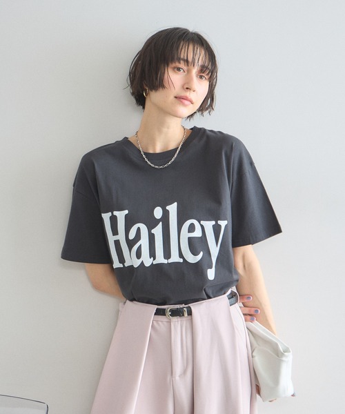 &. NOSTALGIA（アンドドットノスタルジア）の「HaileyビッグロゴTシャツ（Tシャツ/カットソー・レディース・オフホワイト/チャコールグレー・M）」の17枚目の写真