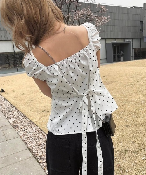 anyonemore(エニワンモア)の「ドットパフフレンチスクエアネックホワイトブラウス(シャツ/ブラウス・レディース・ホワイト・FREE)」の11枚目の写真