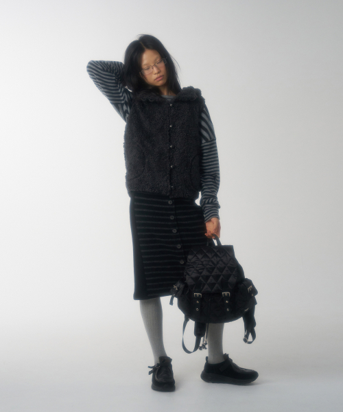 PAHISUM（パヒサム）の「グロッシーキルティングバックパック_ブラック（バックパック/リュック・レディース・その他・FREE）」の4枚目の写真