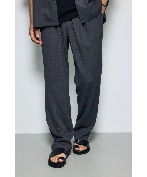 AZUL by moussy(アズールバイマウジー)の「【セットアップ対応】楊柳リラックスパンツ(スラックス・メンズ・ブラック/ブルー/グレー・LARGE/MEDIUM)」の2枚目の写真
