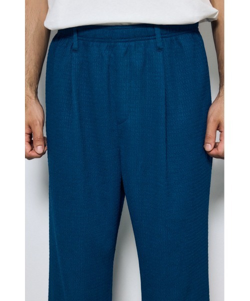 AZUL by moussy(アズールバイマウジー)の「【セットアップ対応】楊柳リラックスパンツ(スラックス・メンズ・ブラック/ブルー/グレー・LARGE/MEDIUM)」の17枚目の写真