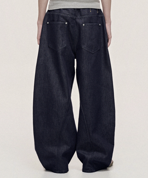 TAKEASY（テイクイージー）の「ツイストバレルデニムパンツ（エンジニアードブルー）（デニムパンツ・メンズ・その他・SMALL/MEDIUM/LARGE/X-LARGE）」の3枚目の写真