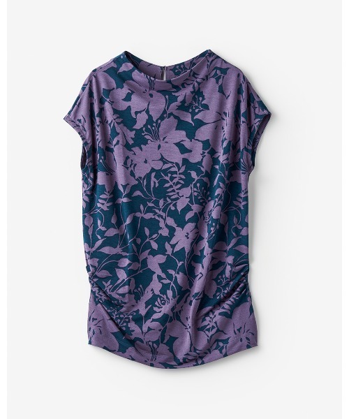 DoCLASSE( ドゥクラッセ)の「UVスラブ・ファネルネックトップス(Tシャツ/カットソー・レディース・ブラック/パープル/ネイビー/ネイビー系1/ロイヤルブルー/ダークパープル/ストーン・3L/M/L/LL/S)」の6枚目の写真