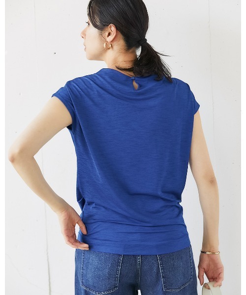 DoCLASSE( ドゥクラッセ)の「UVスラブ・ファネルネックトップス(Tシャツ/カットソー・レディース・ブラック/パープル/ネイビー/ネイビー系1/ロイヤルブルー/ダークパープル/ストーン・3L/M/L/LL/S)」の12枚目の写真