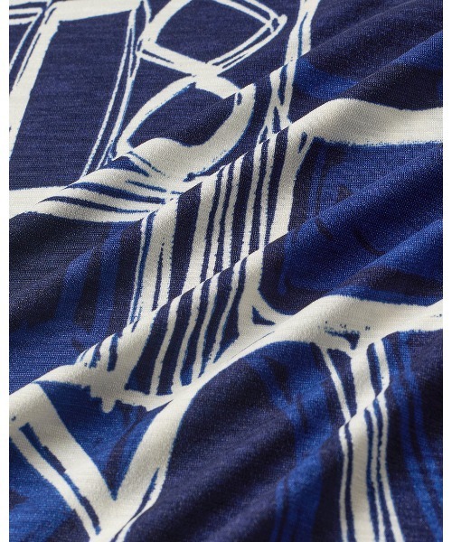 DoCLASSE( ドゥクラッセ)の「UVスラブ・ファネルネックトップス(Tシャツ/カットソー・レディース・ブラック/パープル/ネイビー/ネイビー系1/ロイヤルブルー/ダークパープル/ストーン・3L/M/L/LL/S)」の16枚目の写真