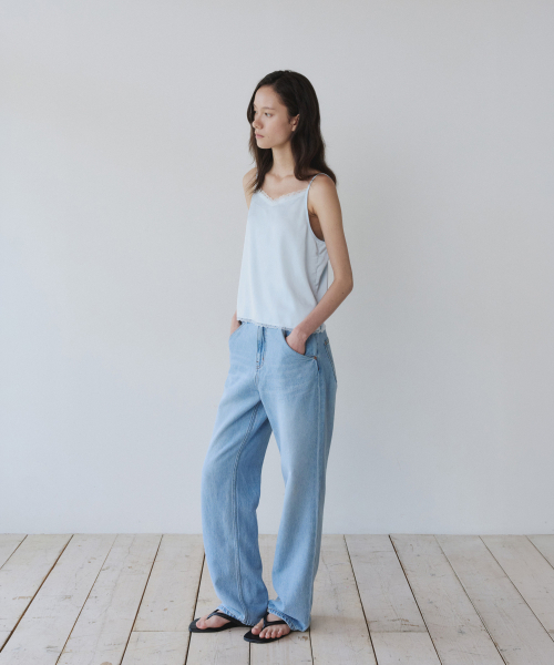 YEARNING（イヤニング）の「LACE SILKY SLEEVELESS, LIGHT BLUE（Tシャツ/カットソー・レディース・その他・FREE）」の2枚目の写真