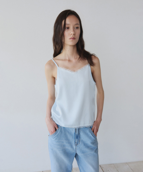 YEARNING（イヤニング）の「LACE SILKY SLEEVELESS, LIGHT BLUE（Tシャツ/カットソー・レディース・その他・FREE）」の3枚目の写真