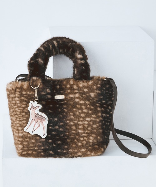 PAUL & JOE ACCESSOIRES(ポールアンドジョーアクセソワ)の「PAUL & JOE ACCESSOIRES (ポール&ジョーアクセソワ)2WAYファートートバッグ PJA-B1502 FUR ANIMAL(トートバッグ・レディース・ベージュ/ブラウン・FREE)」の2枚目の写真
