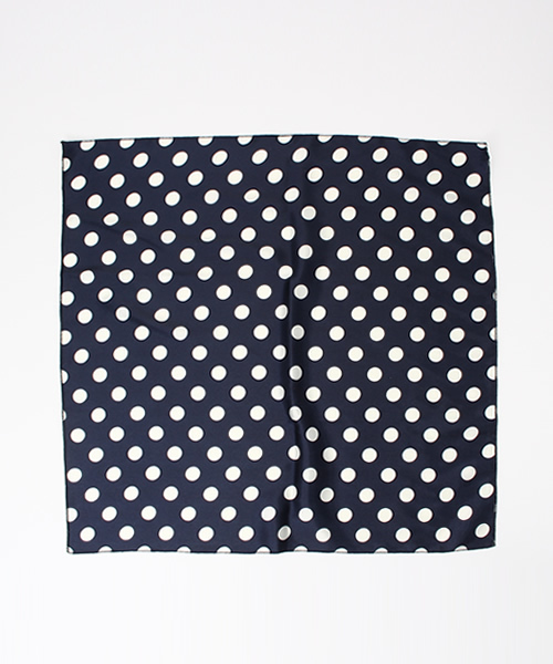 Chico（チコ）の「ドットスカーフ（バンダナ/スカーフ・レディース・ベージュ/ブラック/ネイビー・FREE）」の3枚目の写真