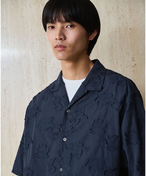 green label relaxing(グリーンレーベルリラクシング)の「コットン ジャカード オープンカラー 半袖 シャツ(シャツ/ブラウス・メンズ・ネイビー/マスタード/ナチュラル・L/M/S/XL)」の4枚目の写真