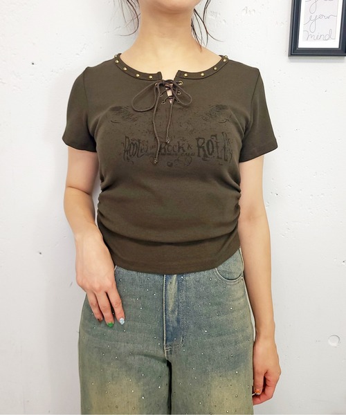 FUN(ファン)の「スタッズレースアップカットソー(Tシャツ/カットソー・レディース・ブラック/ブラウン/ボルドー/オフホワイト・FREE)」の4枚目の写真