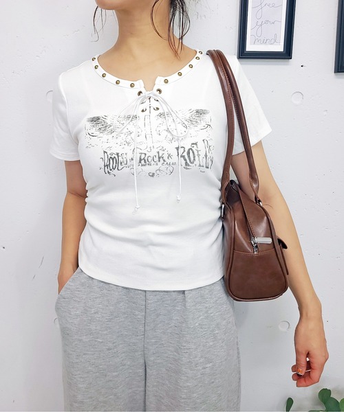 FUN(ファン)の「スタッズレースアップカットソー(Tシャツ/カットソー・レディース・ブラック/ブラウン/ボルドー/オフホワイト・FREE)」の2枚目の写真