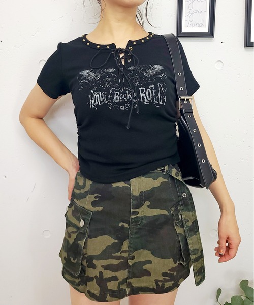 FUN(ファン)の「スタッズレースアップカットソー(Tシャツ/カットソー・レディース・ブラック/ブラウン/ボルドー/オフホワイト・FREE)」の3枚目の写真