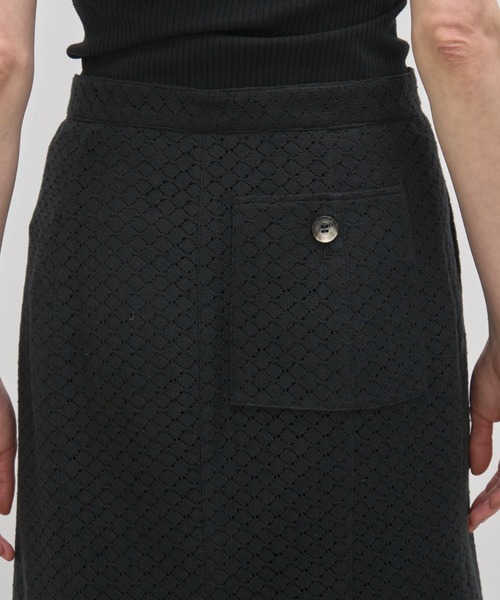 AKIRANAKA(アキラナカ)の「【AKIRANAKA/アキラナカ】Sylvie front drape lace skirt BK(スカート・レディース・ブラック・1/2)」の3枚目の写真
