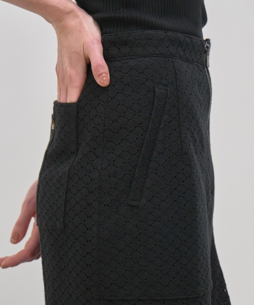 AKIRANAKA(アキラナカ)の「【AKIRANAKA/アキラナカ】Sylvie front drape lace skirt BK(スカート・レディース・ブラック・1/2)」の2枚目の写真