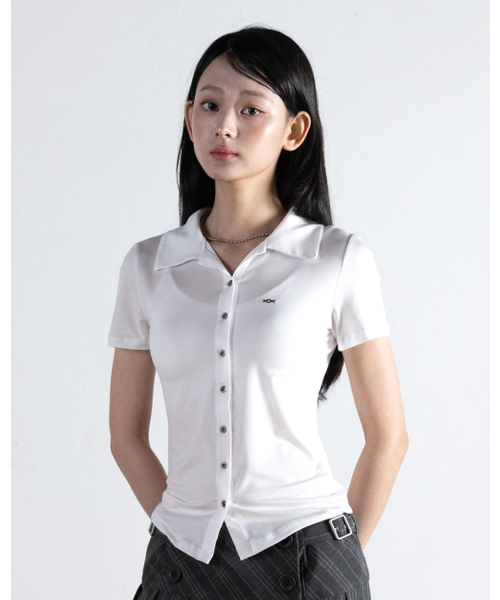 MAGORENSEOUL(マゴレンソウル)の「メタルトライクリップスオープンポロTシャツホワイト(ポロシャツ・レディース・その他・FREE)」の2枚目の写真