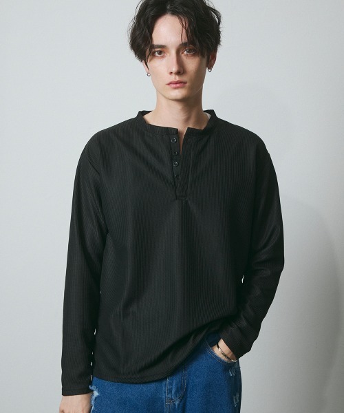 DAZE(デイズ)の「ポリエステルツイル ヘンリーネック ロングスリーブシャツ(Tシャツ/カットソー・メンズ・ブラック・SMALL/MEDIUM/LARGE/X-LARGE)」の2枚目の写真