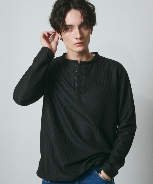 DAZE(デイズ)の「ポリエステルツイル ヘンリーネック ロングスリーブシャツ(Tシャツ/カットソー・メンズ・ブラック・SMALL/MEDIUM/LARGE/X-LARGE)」の3枚目の写真