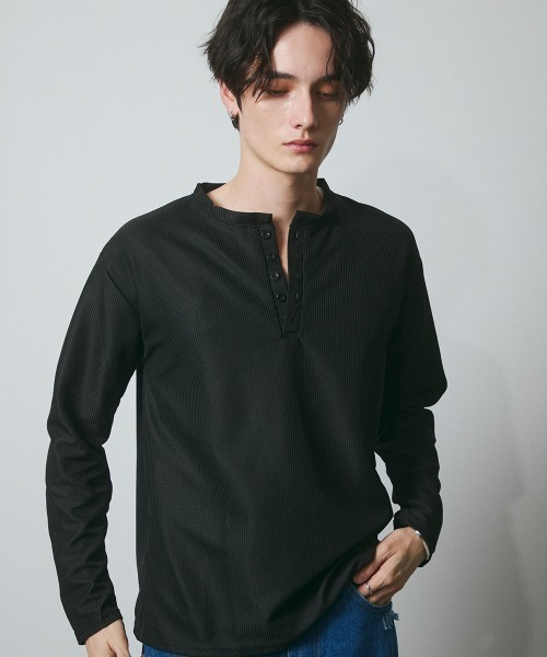 DAZE(デイズ)の「ポリエステルツイル ヘンリーネック ロングスリーブシャツ(Tシャツ/カットソー・メンズ・ブラック・SMALL/MEDIUM/LARGE/X-LARGE)」の4枚目の写真