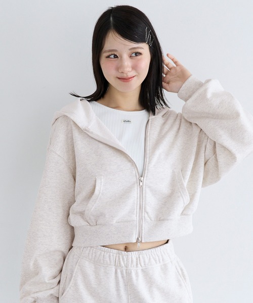 coca(coca)(コカ)の「ユース クロップドパーカー(パーカー・レディース・ブラック/ライトグレー・S/M/L)」の2枚目の写真