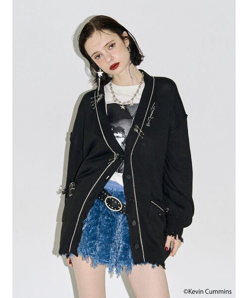 jouetie(ジュエティ)の「【KevinCummins×PosTokyo】ニットカーディガン(カーディガン/ボレロ・レディース・ボルドー/アイボリー/グレー/ブラック・FREE)」の2枚目の写真