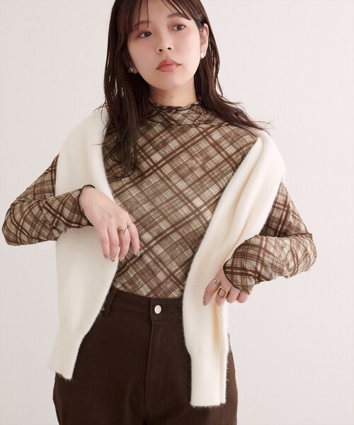 natural couture(ナチュラルクチュール)の「ボトルネックプルオーバー(Tシャツ/カットソー・レディース・ブラウン/ブラック/ブルー・FREE)」の2枚目の写真
