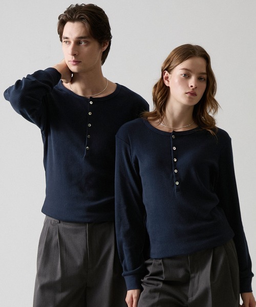 CLEL（クレイル）の「【CLEL】Giza Cotton Ribbed Henley Neck T-shirt / ギザコットンリブヘンリーネックTシャツ（Tシャツ/カットソー・メンズ・ネイビー/グレー/ホワイト/ブラック・XS/S/M/L）」の4枚目の写真
