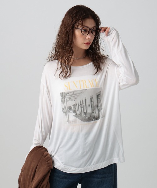BAYFLOW（ベイフロー）の「スムースタッチプリントロングスリーブT（Tシャツ/カットソー・レディース・ホワイト系1/ホワイト系2/ブラック・SMALL/MEDIUM）」の2枚目の写真