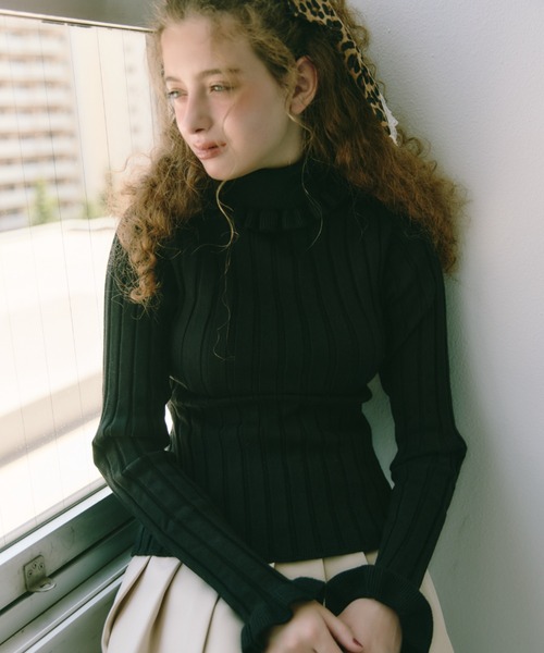 idem(イデム)の「frill turtleneck lib knit / フリルタートルネックニット(ニット/セーター・レディース・ブラック/ブルー/アイボリー・FREE)」の13枚目の写真