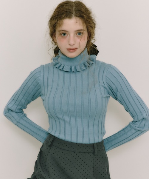 idem(イデム)の「frill turtleneck lib knit / フリルタートルネックニット(ニット/セーター・レディース・ブラック/ブルー/アイボリー・FREE)」の21枚目の写真