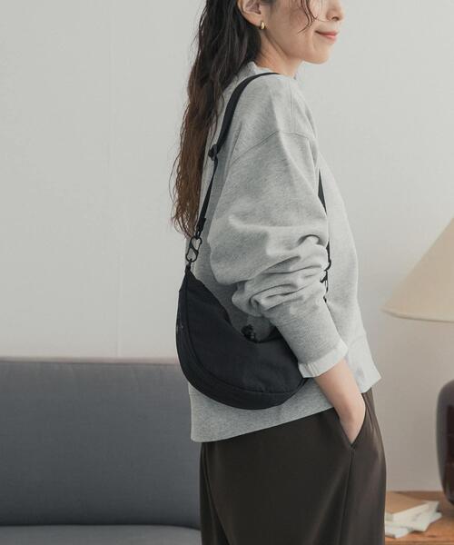 URBAN RESEARCH DOORS(アーバンリサーチドアーズ)の「撥水COMPACT SHOULDER(ショルダーバッグ・メンズ・ベージュ/ブラック/ダークグレー・-)」の5枚目の写真