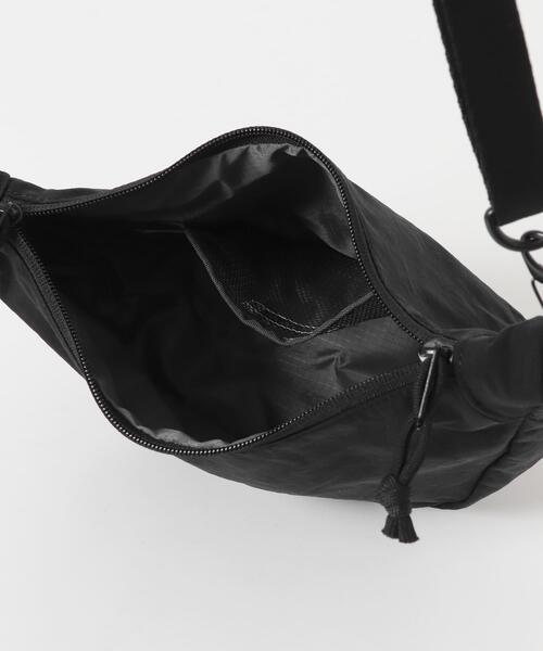 URBAN RESEARCH DOORS(アーバンリサーチドアーズ)の「撥水COMPACT SHOULDER(ショルダーバッグ・メンズ・ベージュ/ブラック/ダークグレー・-)」の10枚目の写真