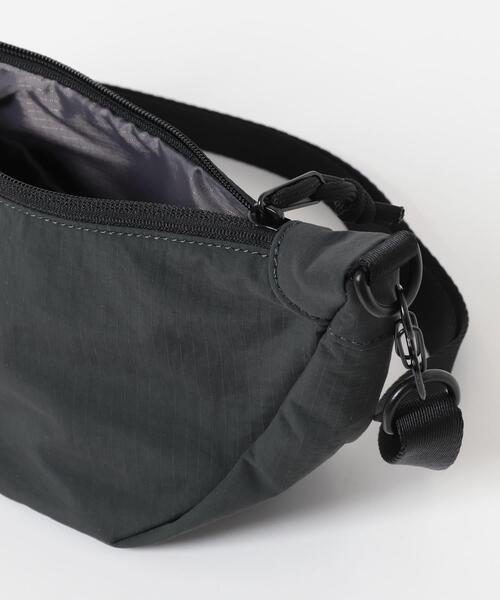 URBAN RESEARCH DOORS(アーバンリサーチドアーズ)の「撥水COMPACT SHOULDER(ショルダーバッグ・メンズ・ベージュ/ブラック/ダークグレー・-)」の16枚目の写真