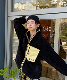 AMOU（アモウ）の「AMOU Sherpa Fleece Zip-Up BLACK（その他アウター）」