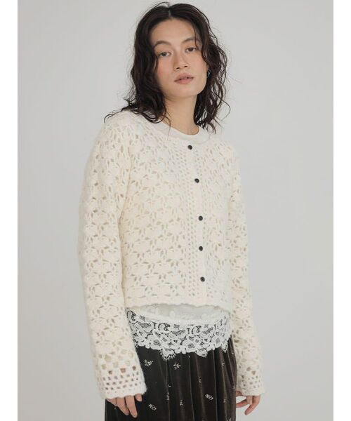 FIKA.(フィーカ)の「Fluffy crochet knit cardigan(カーディガン/ボレロ・レディース・オフホワイト/ブラック・MEDIUM)」の7枚目の写真