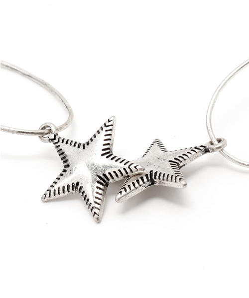 MOUSSY（マウジー）の「STAR EARRINGS（ピアス（両耳用）・レディース・ゴールド/シルバー・FREE）」の4枚目の写真