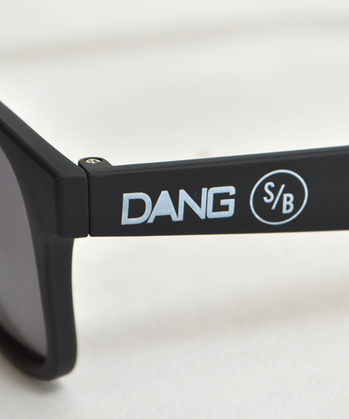 SURF/BRAND（サーフブランド）の「SURF BRAND/サーフブランド × DANG SHADES/ダンシェイディーズ COLABO Shades（サングラス・メンズ・ブラック/ホワイト・ONE SIZE）」の5枚目の写真