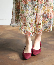 ほっそりトゥのチャンキーローヒールパンプス