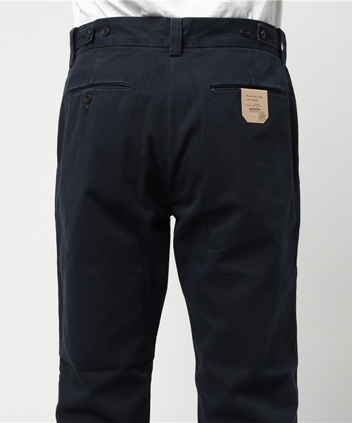 quadro（クオドロ）の「カヤヌコットンチノテーパードパンツ（チノパンツ・メンズ・ベージュ/ネイビー・SMALL/LARGE/MEDIUM）」の6枚目の写真