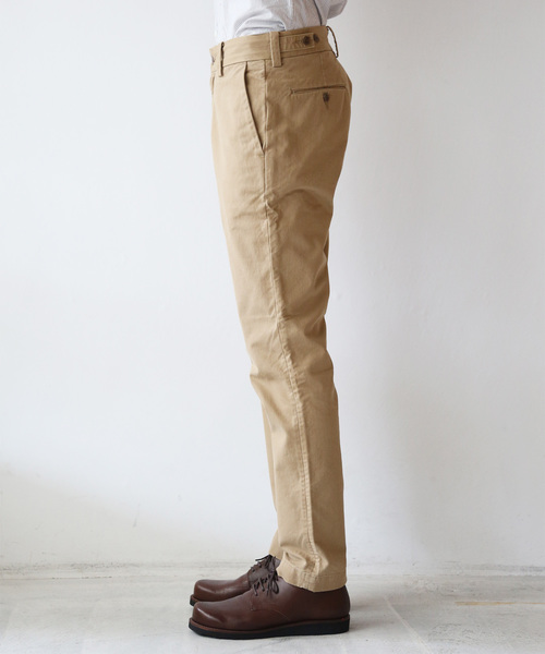 quadro（クオドロ）の「カヤヌコットンチノテーパードパンツ（チノパンツ・メンズ・ベージュ/ネイビー・SMALL/LARGE/MEDIUM）」の21枚目の写真