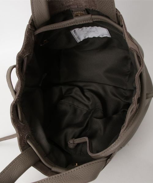 Beau're（ヴュレ）の「【Beaure】巾着レザーバッグ（ショルダーバッグ・レディース・ブラック/グレー・フリー）」の5枚目の写真