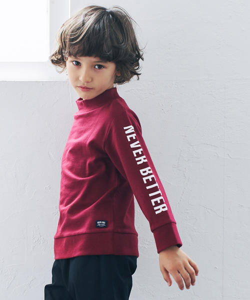 green label relaxing(グリーンレーベルリラクシング)の「モックネック袖ロゴプリントプルオーバー(Tシャツ/カットソー・キッズ・オフホワイト/ワインレッド・95/115/105/135/125)」の2枚目の写真
