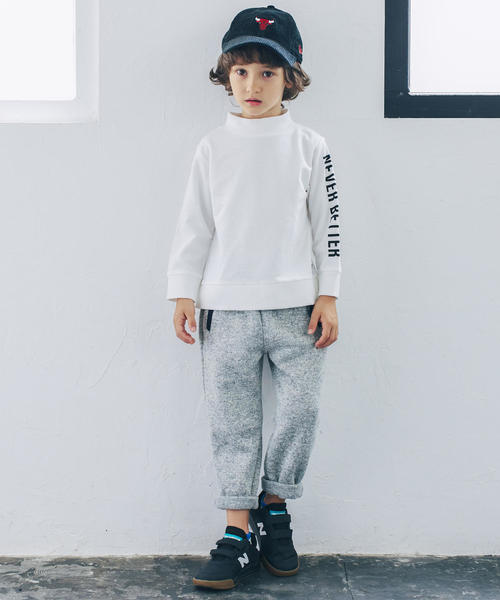 green label relaxing(グリーンレーベルリラクシング)の「モックネック袖ロゴプリントプルオーバー(Tシャツ/カットソー・キッズ・オフホワイト/ワインレッド・95/115/105/135/125)」の4枚目の写真
